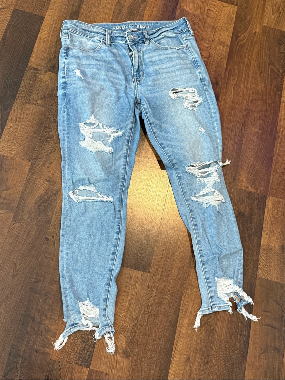 American Eagle stretch distressed skinny jeans (6 short)
